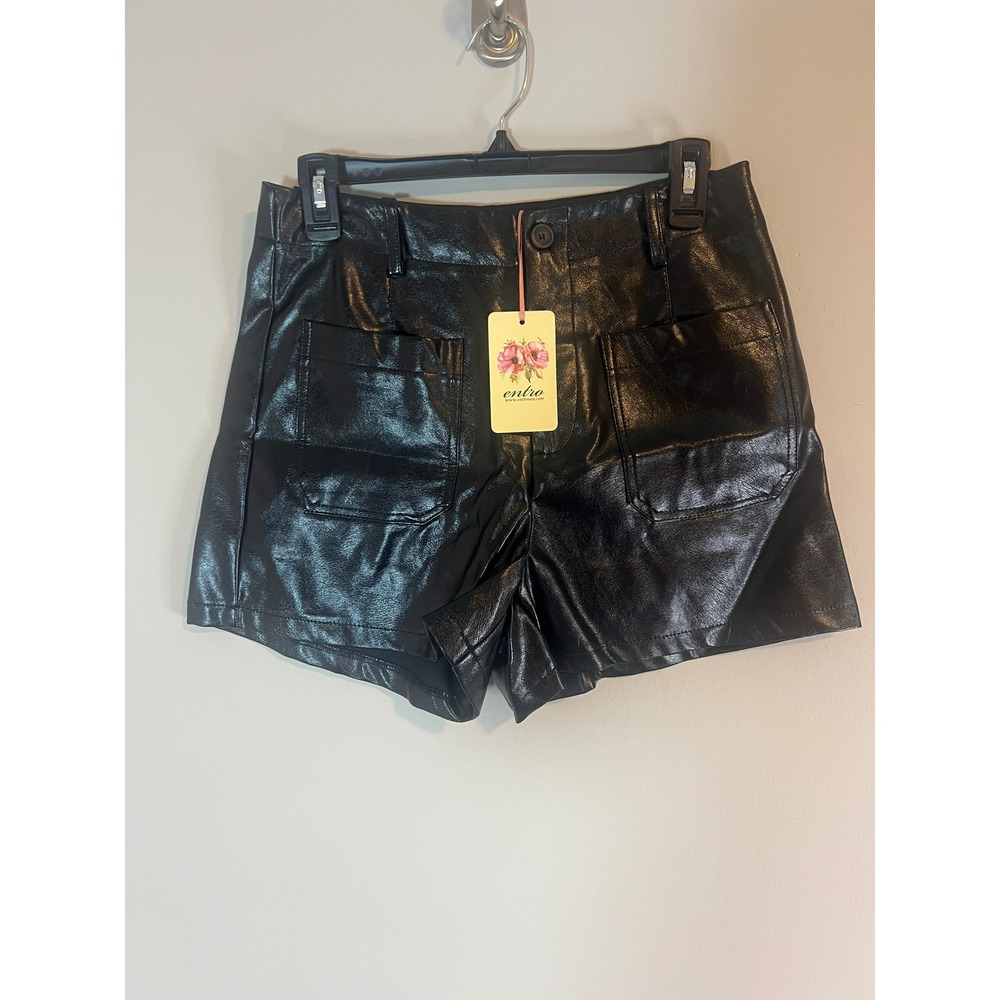 Entro Womens High Waisted Faux Leather Shorts Black Size Small NWT Pockets